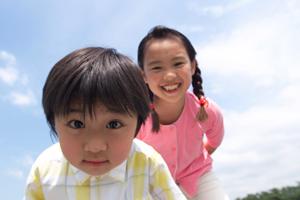 結婚指輪はジュエリー専門店で購入しよう