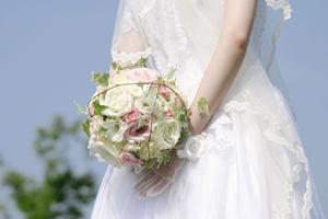 素敵な結婚式・二次会ドレスを探すなら