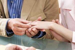 お客様第一主義のお店で婚約指輪を